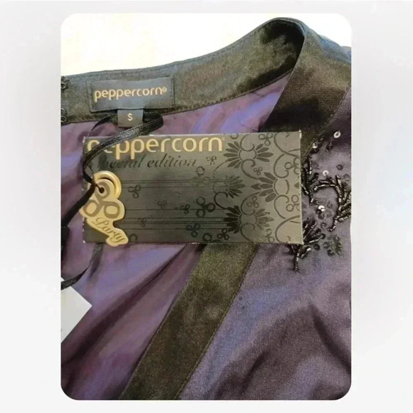 Peppercorn Purple & Black Beaded  Sequins Sleeveless Top Size Small - Picture 9 of 9